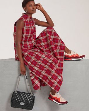 darley-shoulder-bag-black-quilted-shiny-buffalo