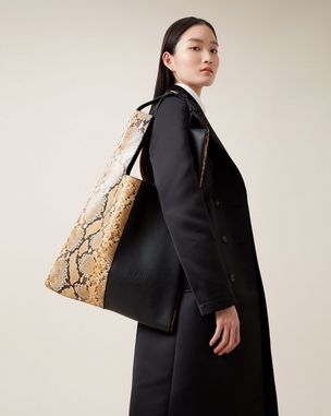 oversized-portobello-tote-sable-black-python-print-leather-silky-calf