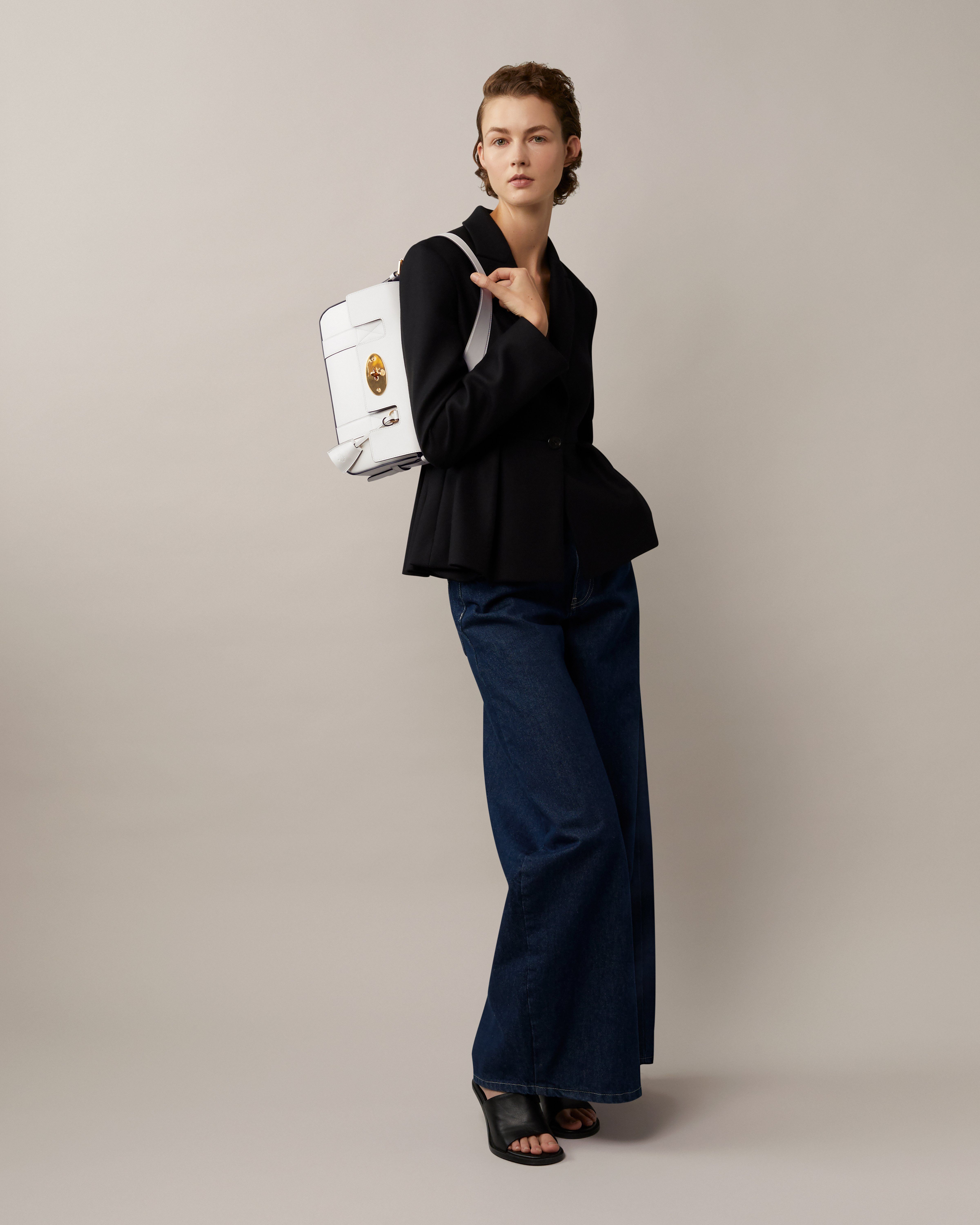 美品 23SS マルベリー イーストウエストベイズウォーター ショルダーバッグ白 Mulberry - 美品 23SS マルベリー イーストウエストベイズウォーター