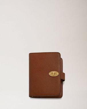 postman-s-lock-pocket-book-oak-small-classic-grain