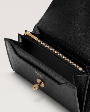 medium-darley-wallet-black-small-classic-grain