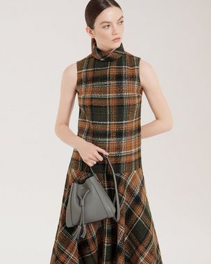 mini-millie-charcoal-heavy-grain