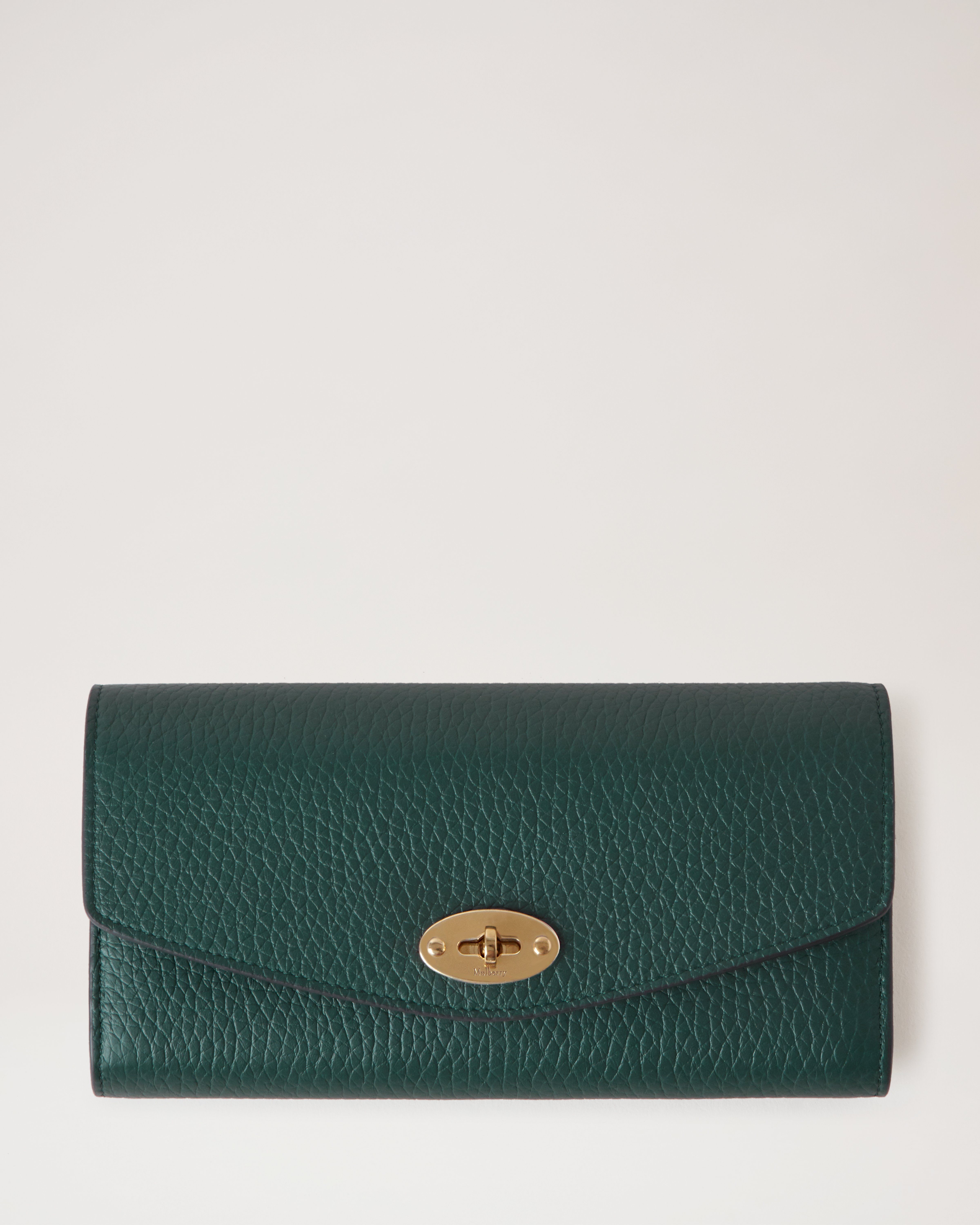 40代女性に人気のレディース財布ブランドはマルベリーのダーリー ウォレット マルベリーグリーン