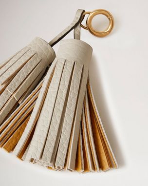 iris-tassel-deep-amber-chalk-heavy-grain