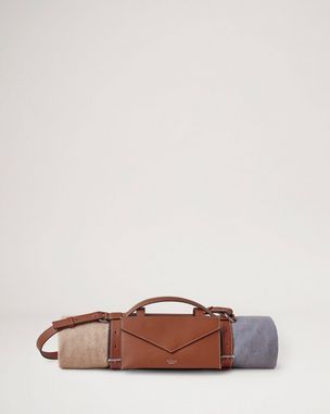 picnic-blanket-carrier-vintage-oak-bovine-leather