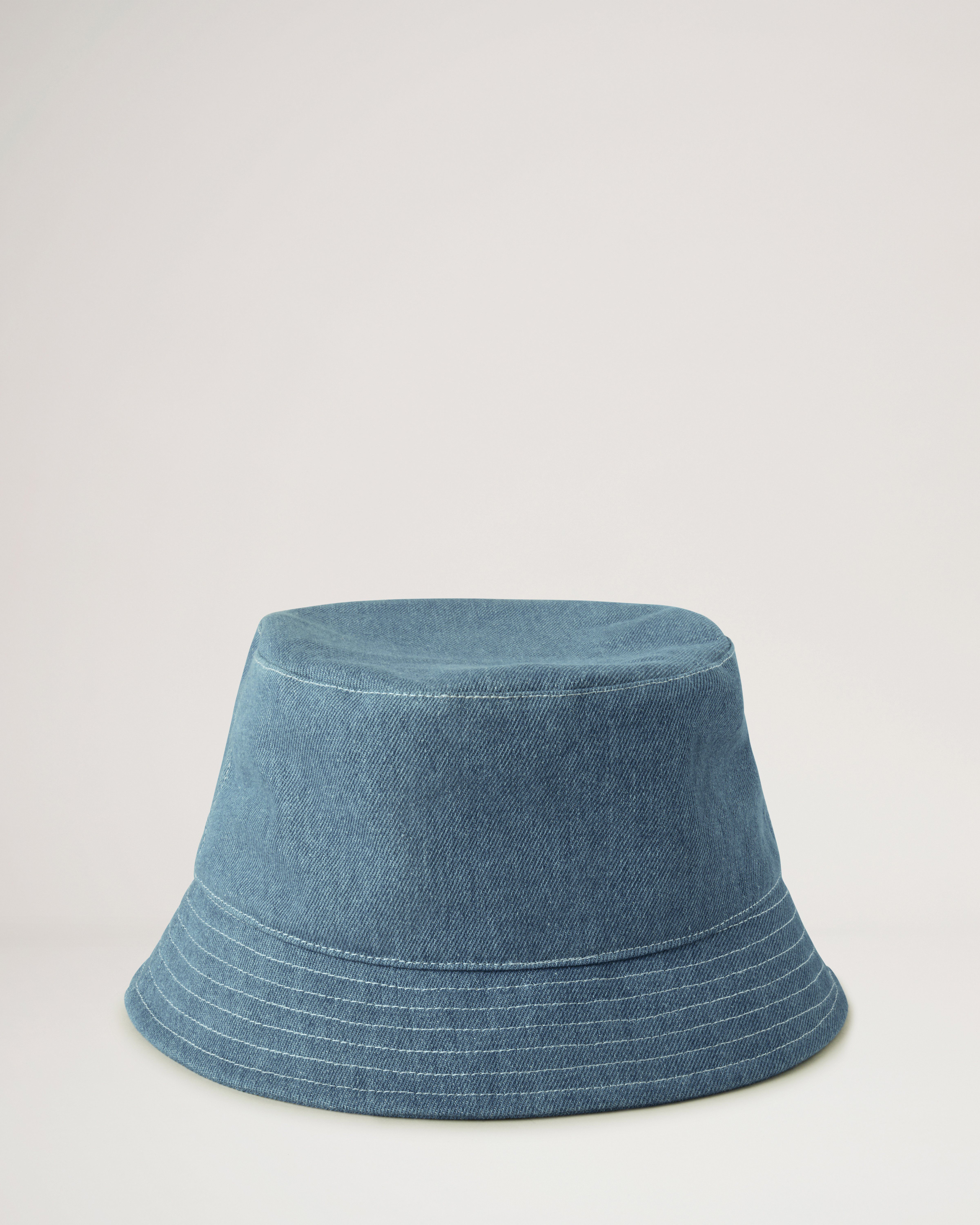 Cotton bucket hat with embroidery in light blue