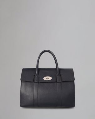 bayswater-with-strap-pre-loved-midnight-small-classic-grain