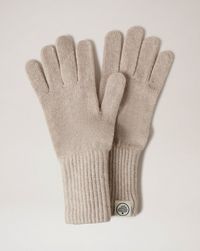 knitted-gloves