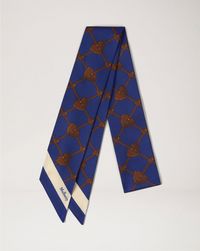 skinny-scarf---heart-pockets