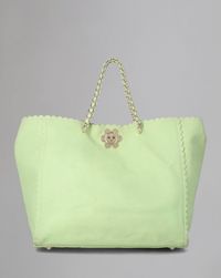 cecily-tote-with-flower